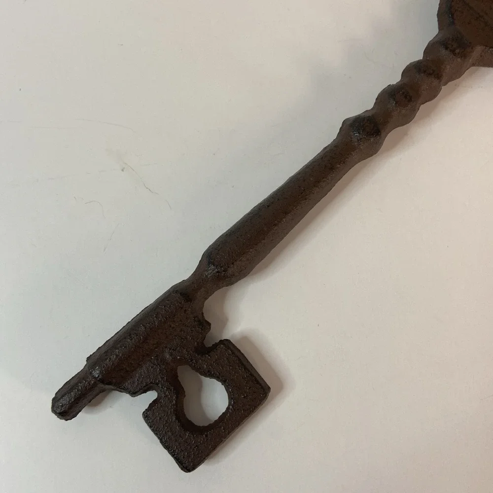Metal Skeleton Key Decorative Wall / Table Decor Large 9.5